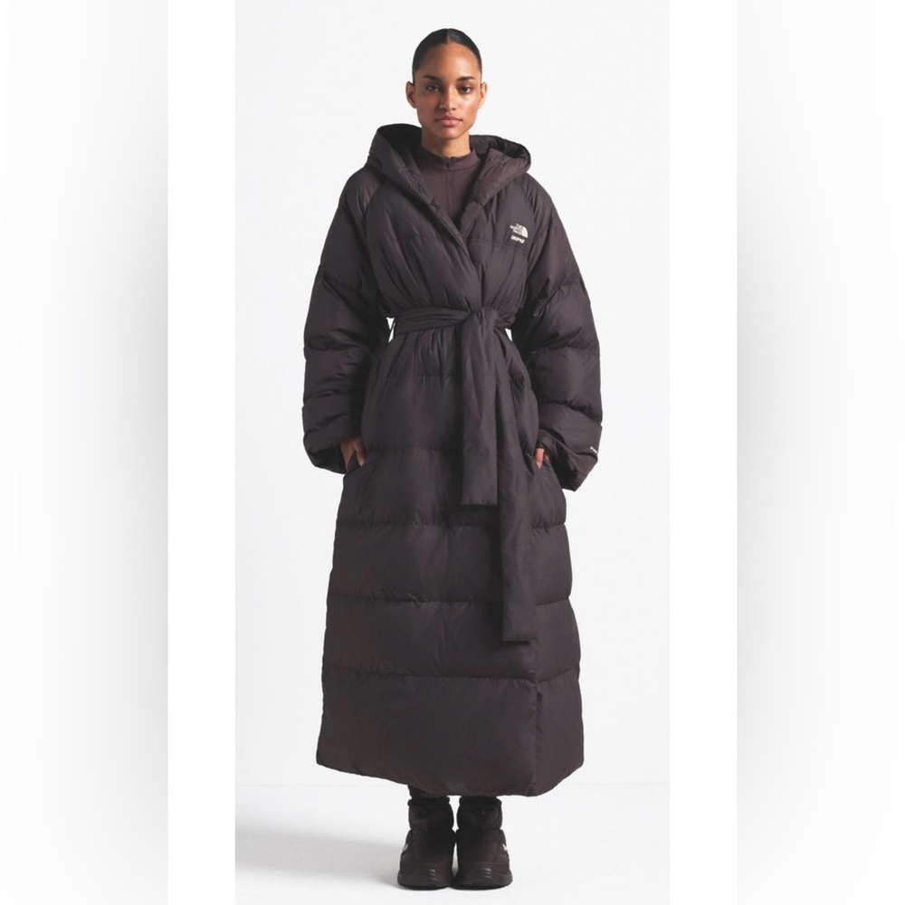 SKIMS x THE NORTH FACE NUPTSE WRAP PARKA PHOENIX MEDIUM